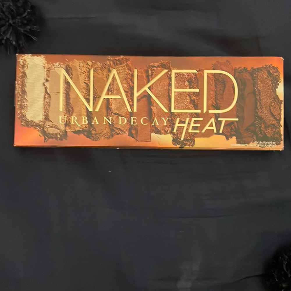 Urban Decay Naked Heat eyeshadow palette